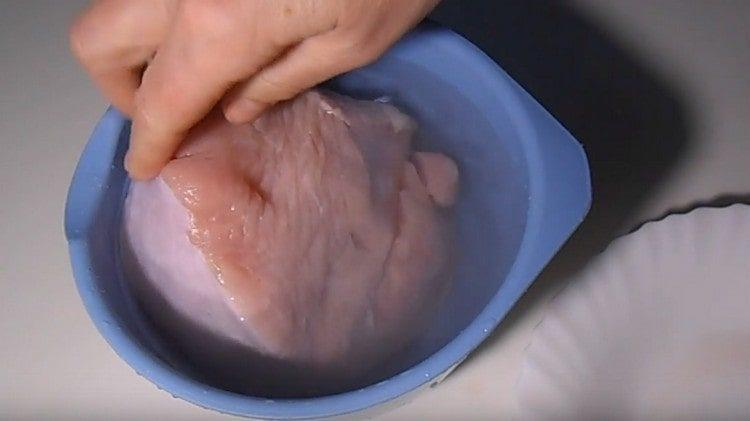 soak turkey fillet in salt water.