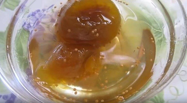 As you can see, this recipe for making jam from figs is not at all complicated.