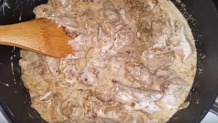 The beef liver in sour cream is very tasty.