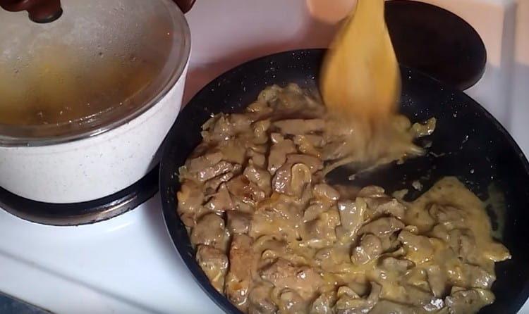 Stew the dish for another 15 minutes.