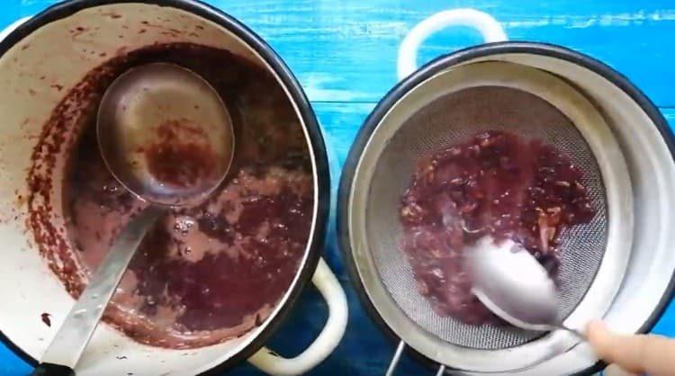 Grind the grape mass through a sieve.