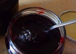 We cook a thick and tasty gooseberry jam according to the recipe with step by step photos.