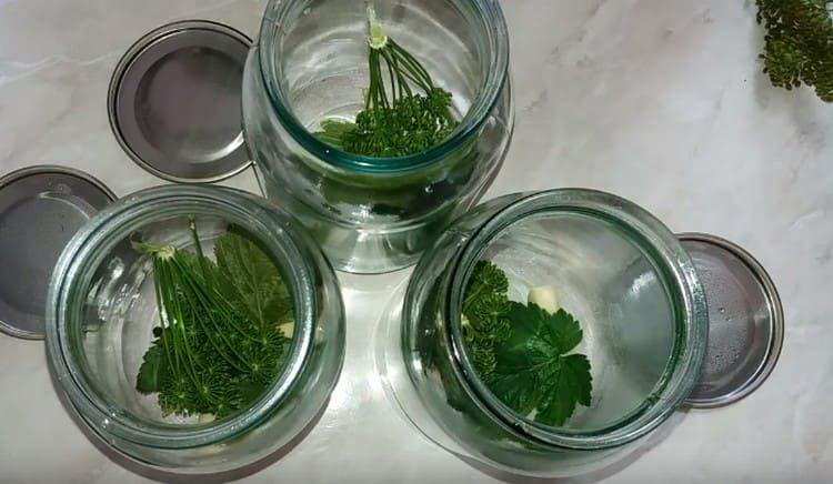 Add the dill umbrellas.