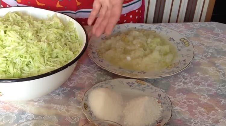 Grind onion also until gruel.