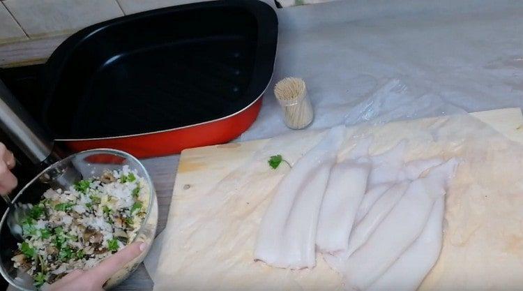 Mix all the ingredients prepared for the filling.