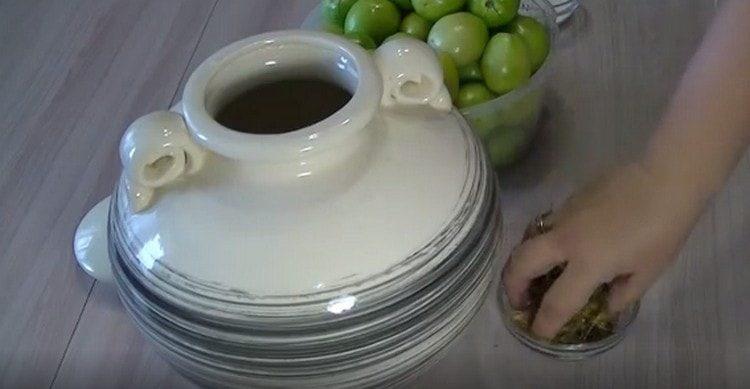 Add hot pepper and dill umbrellas.