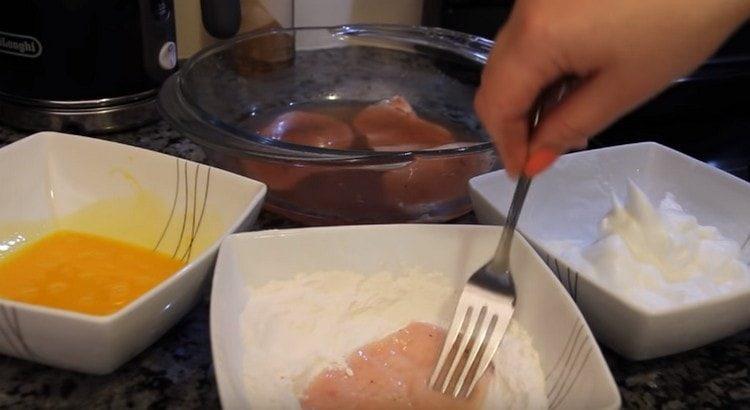 Separately, beat the yolks and squirrels.