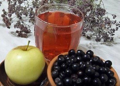 Tasty compote from aronia and apples 🍎