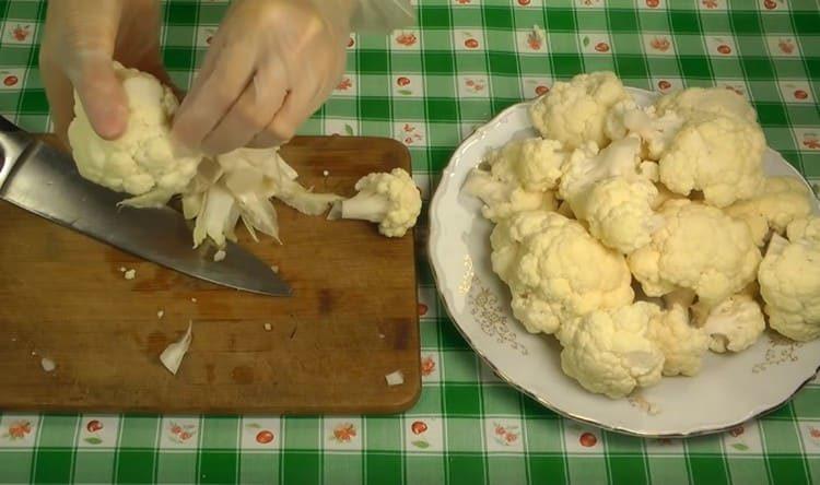 we divide cauliflower into inflorescences.