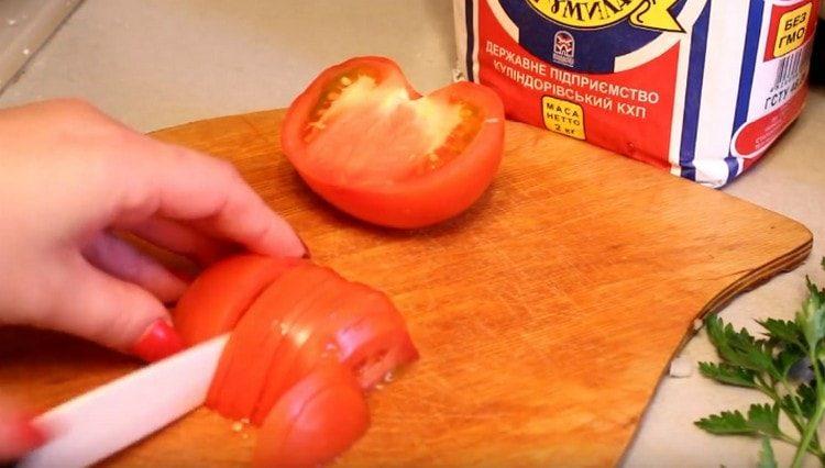 Sliced tomatoes.