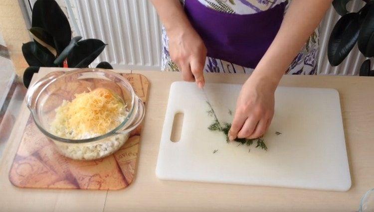 Grind dill and add to the cabbage mass.