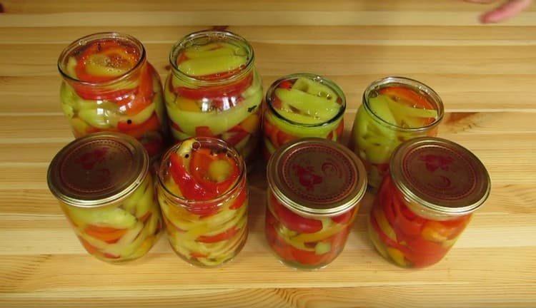 Roll up the cans with lids.