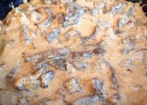 Cooking a tender liver in sour cream in a pan according to a step-by-step recipe with a photo.