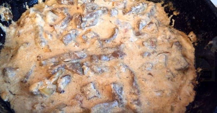 As you can see, cooking a delicious liver in sour cream in a pan is not at all difficult.