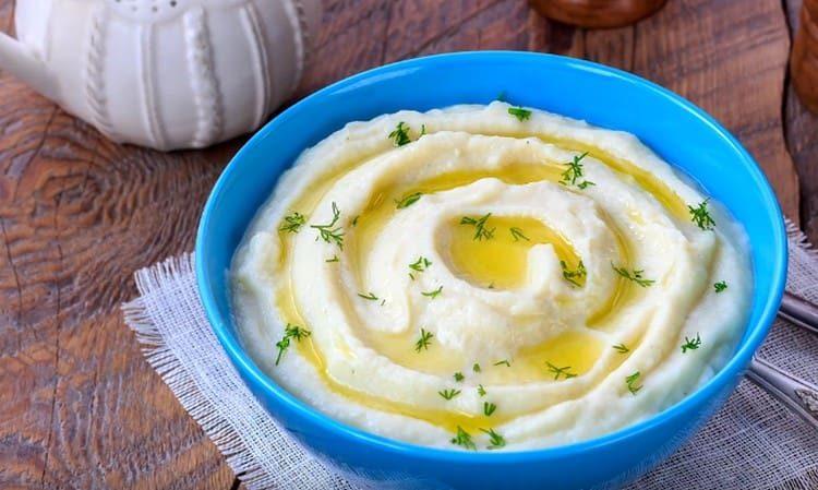 A light cauliflower puree is ready.