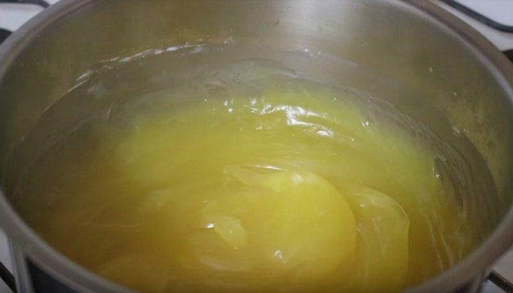 Boil the mass until thickened.