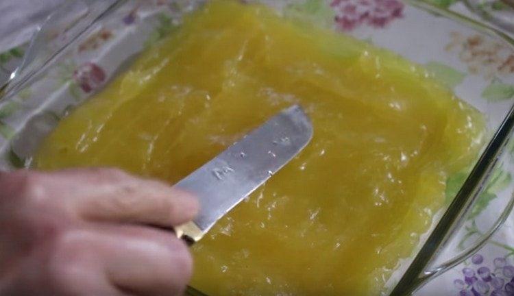 Leave the mass to solidify.