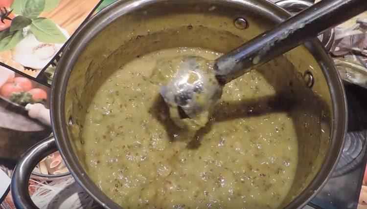 We interrupt gooseberries with a blender.