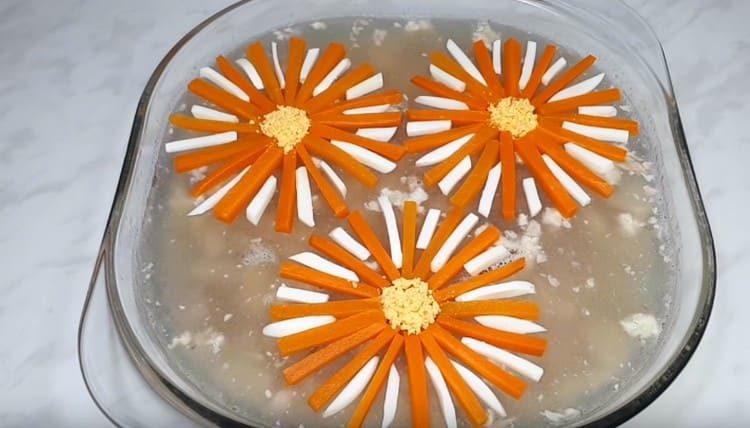 From the yolk we make the middle of the flowers.