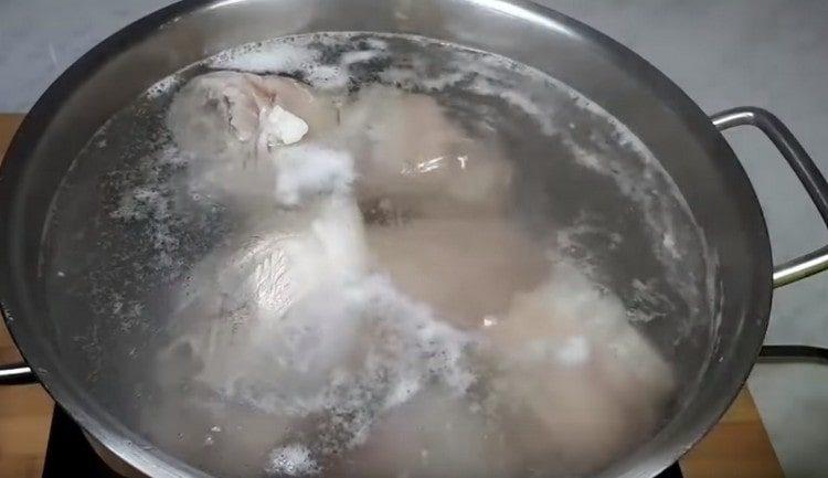 The first broth needs to be drained.