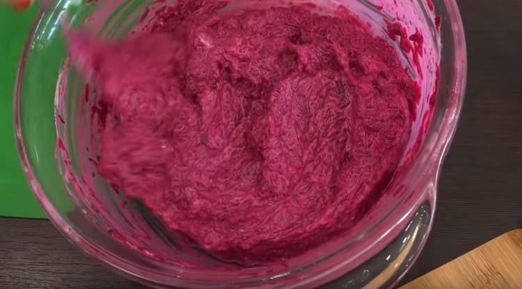 Mix the ingredients.