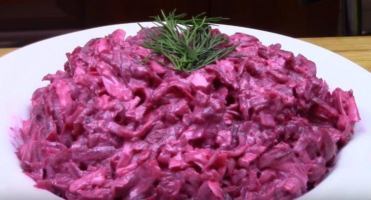 Our beetroot salad with garlic is ready.