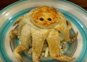 We prepare an original salad At the bottom according to a step-by-step recipe with a photo.