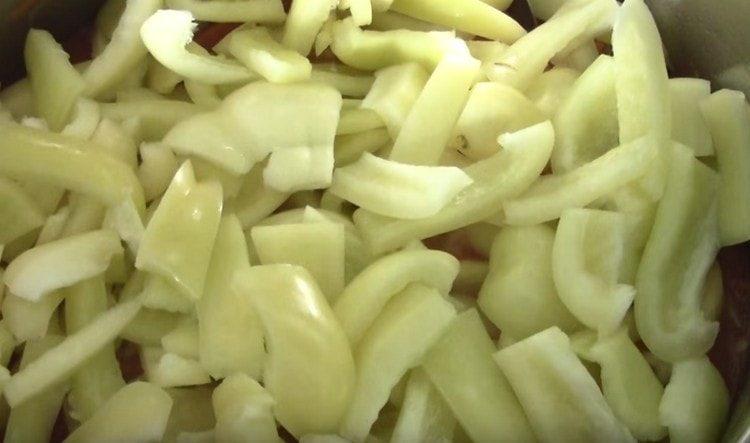 Add julienne sweet pepper.