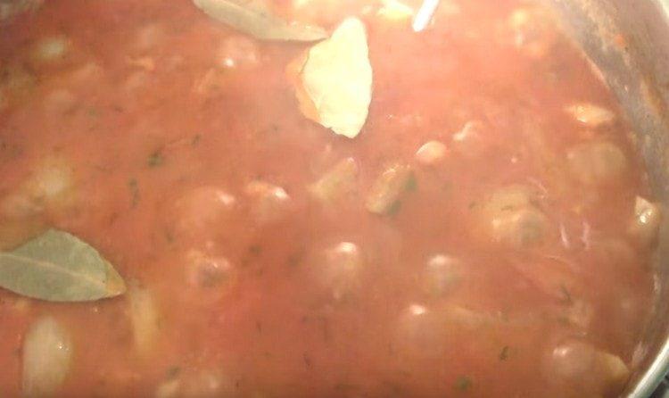 Add a bay leaf to an almost ready salad.