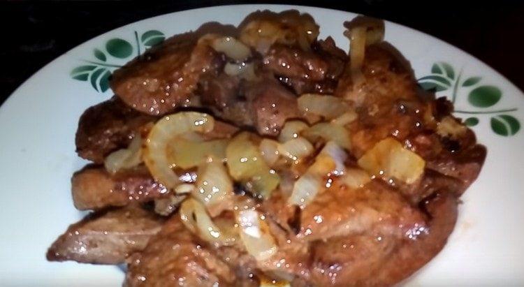 such a recipe for cooking pork liver in a pan allows you to quickly get a delicate and tasty dish.