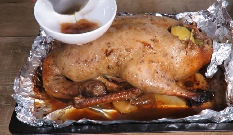 Part of the duck fat is selected in a separate container.