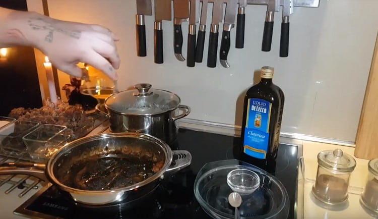 Next, add chestnut honey.