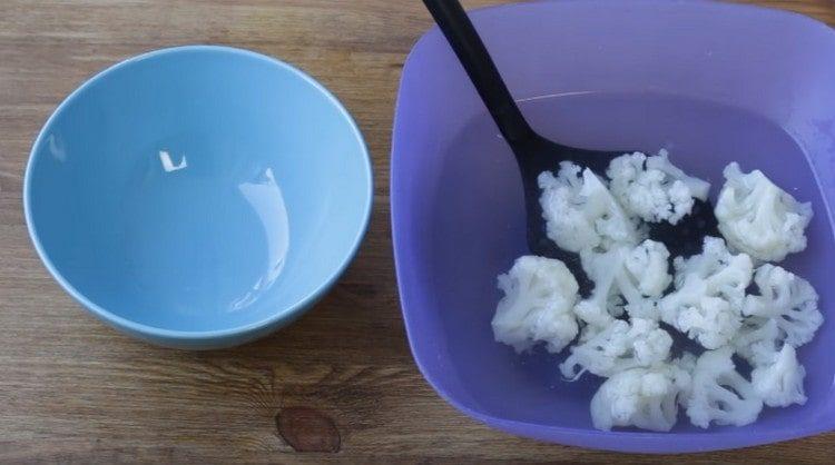 Immediately shift the cabbage with cold water.