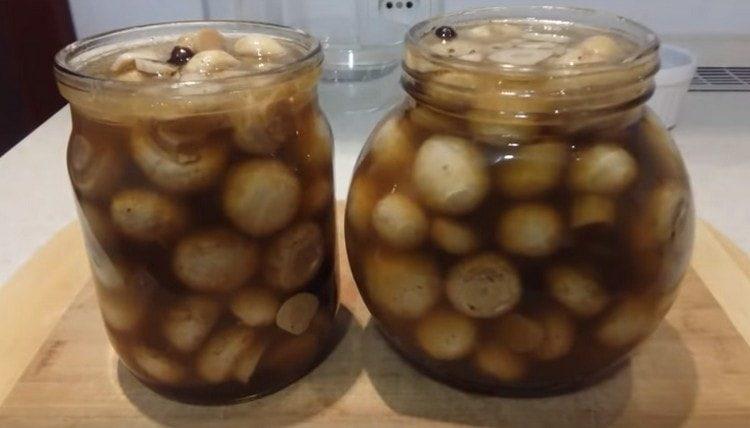 cool the cans and close the lids.