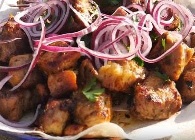 How to learn how to cook a delicious barbecue in a cauldron at the stake 🍢