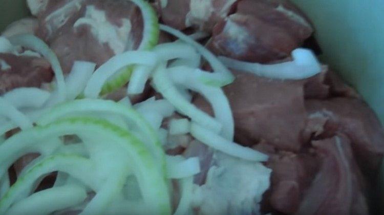 We prepare all the meat with onions.