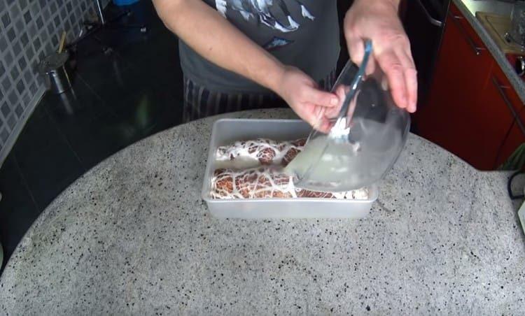 put the workpiece in a large sudok and fill it with a mixture of onion and lemon juice.