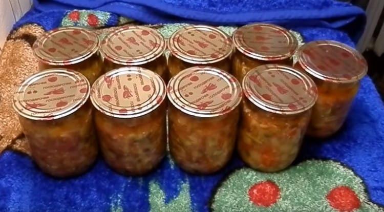 As you can see, zucchini from zucchini for the winter is prepared easily and quickly.