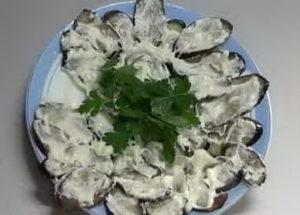 eggplant with garlic and mayonnaise