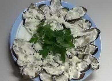 Eggplant with garlic and mayonnaise - a quick snack 