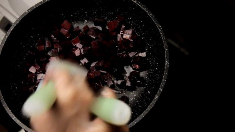 Prepare beets for cooking