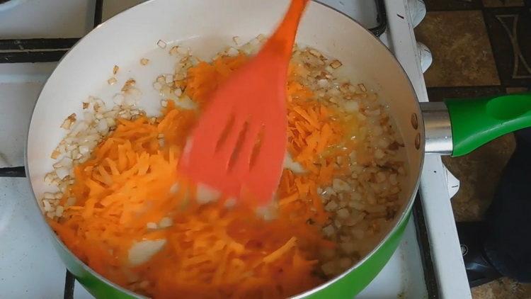 Fry carrots to cook
