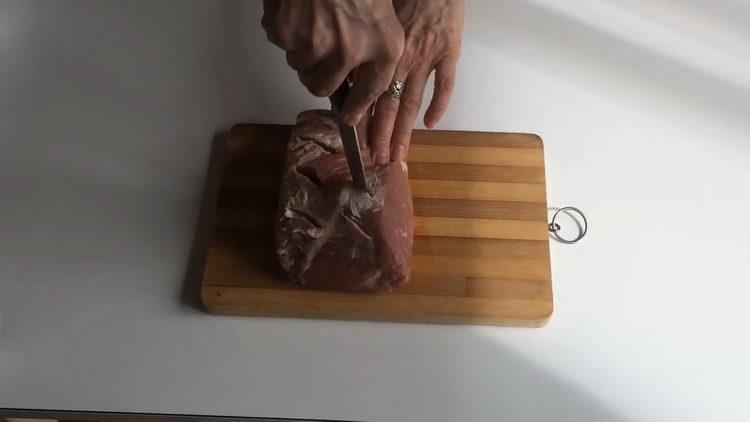 Prepare the ingredient for cooking.