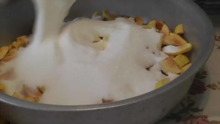 we fill quince with sugar