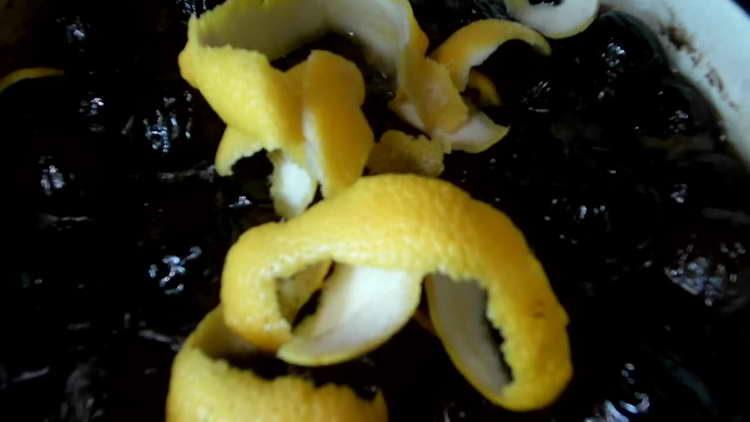 add lemon zest to the jam