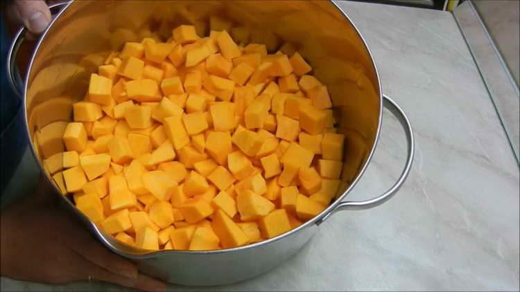 cut the pumpkin into pieces