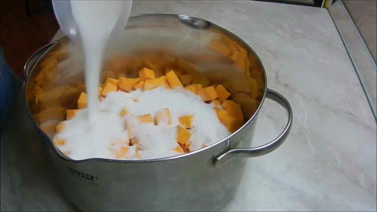 add sugar to the pumpkin
