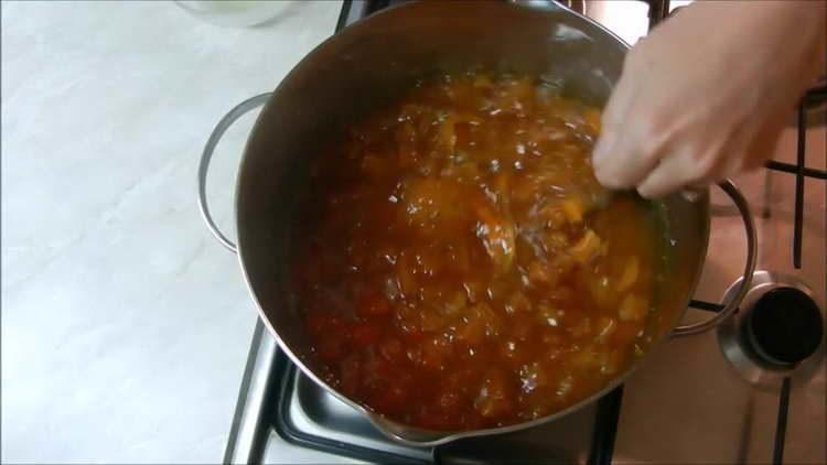 boil jam on the fire