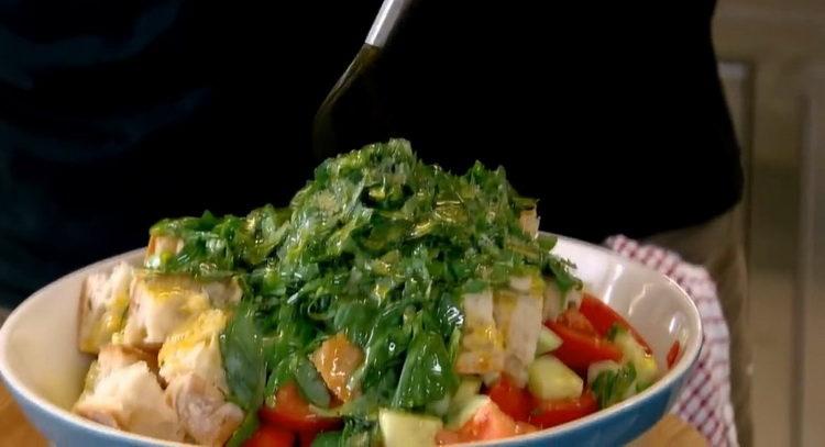 Mix the ingredients to cook.