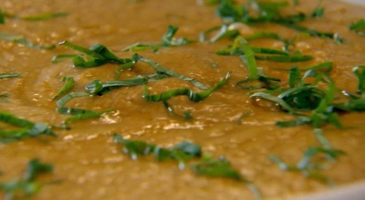 The classic gazpacho soup recipe is ready